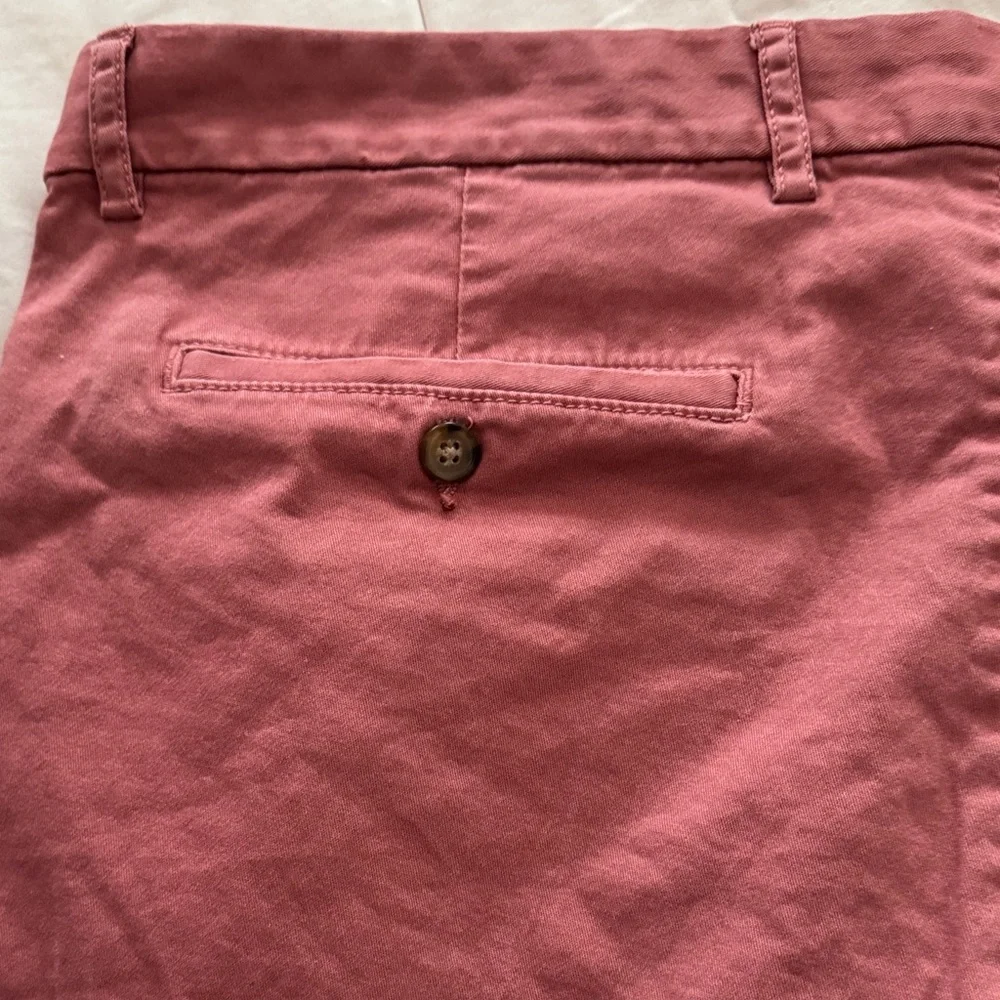 Old Navy Men's Dusty Rose Flat Front Shorts Size 40 Slim